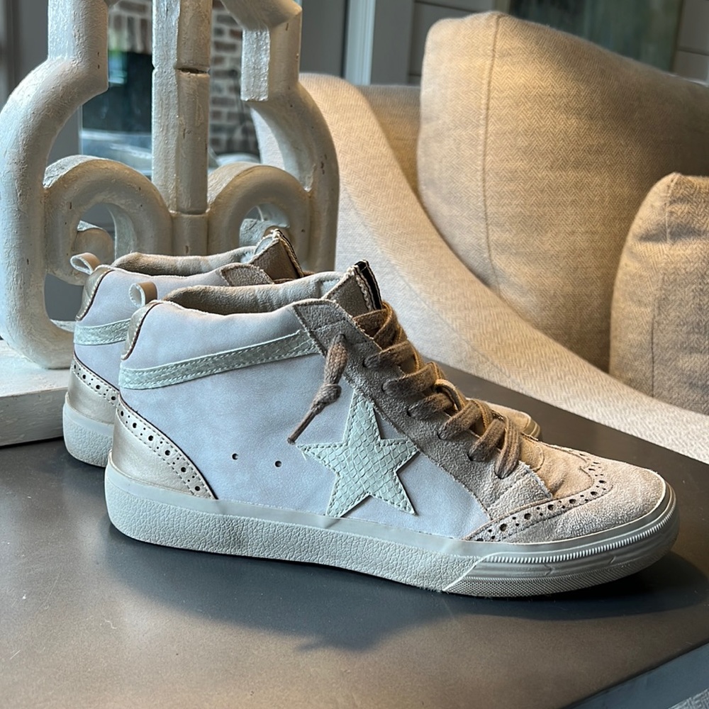 SHU SHOP Serena Sneaker Size 8.5